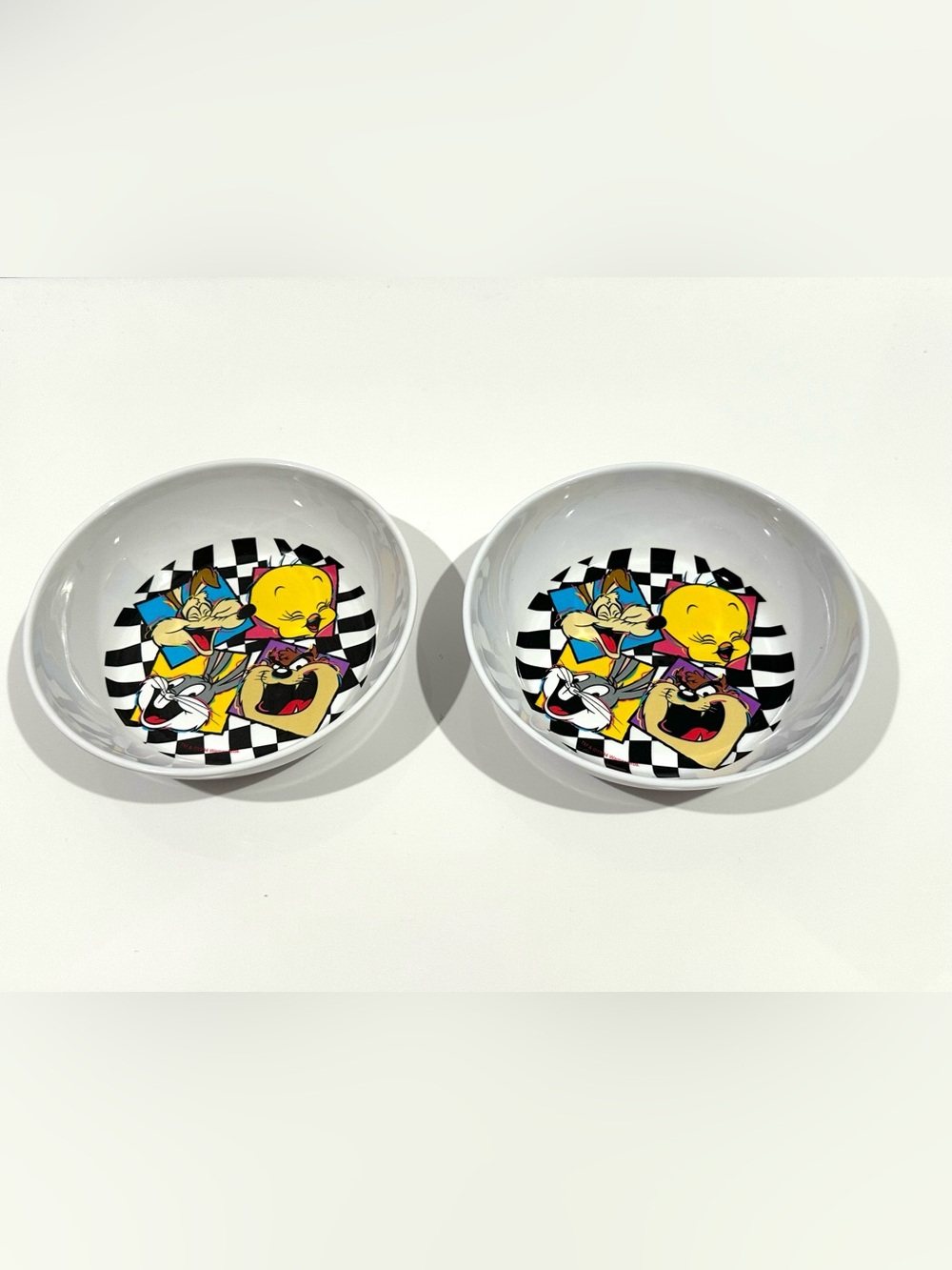 Vintage 1994 Zak Designs Looney Toons 2 Plastic Bowls Set Taz Bugs Daffy Tweety